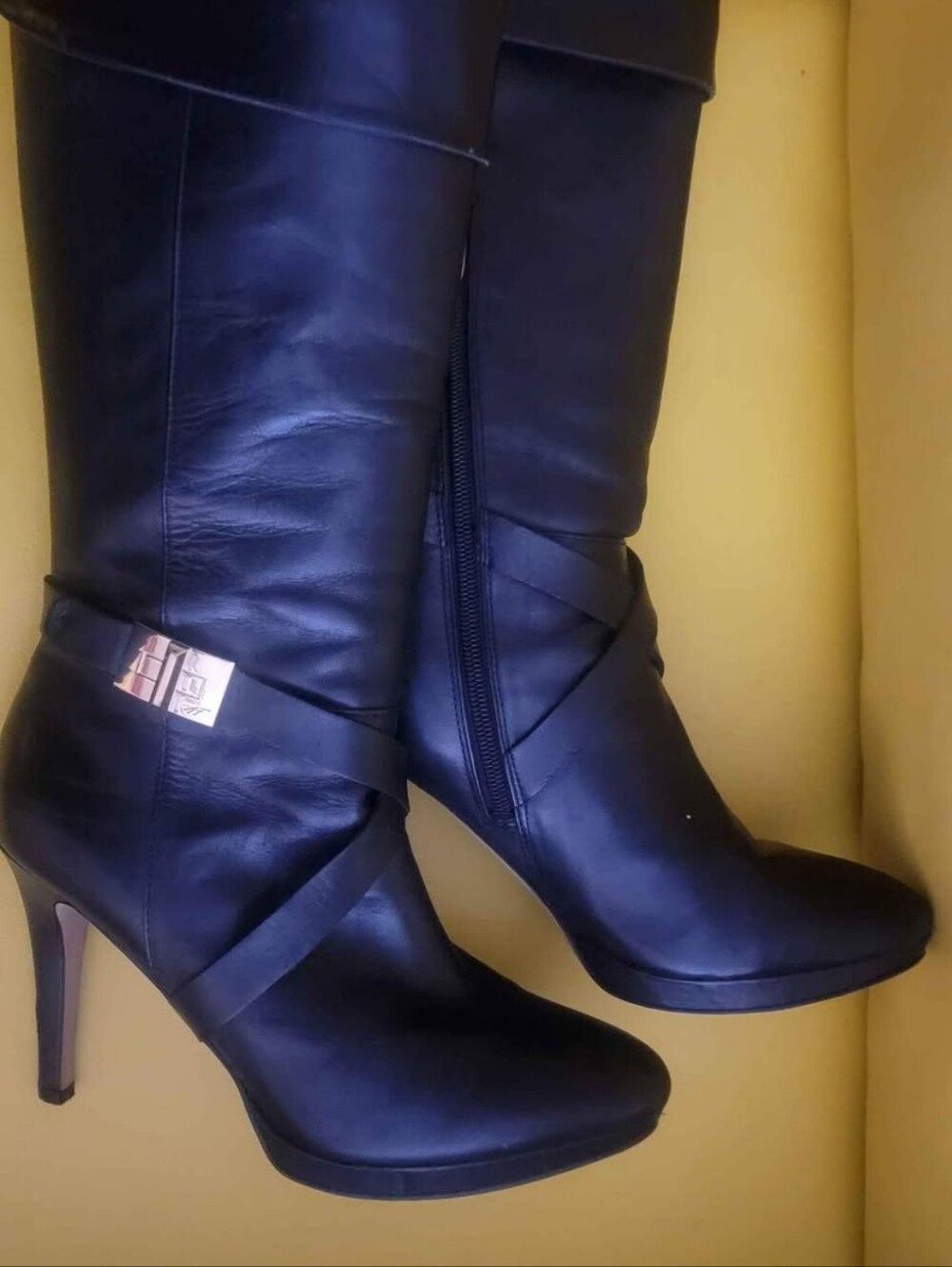 GORGEOUS Marc Fisher tall black leather boots in Size 7.5 M Worn Once!!